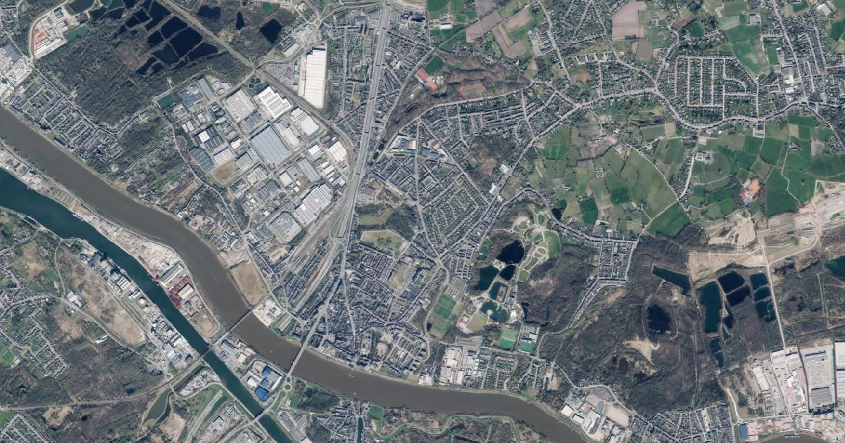 Luchtfoto van Boom met de gemeentegrens