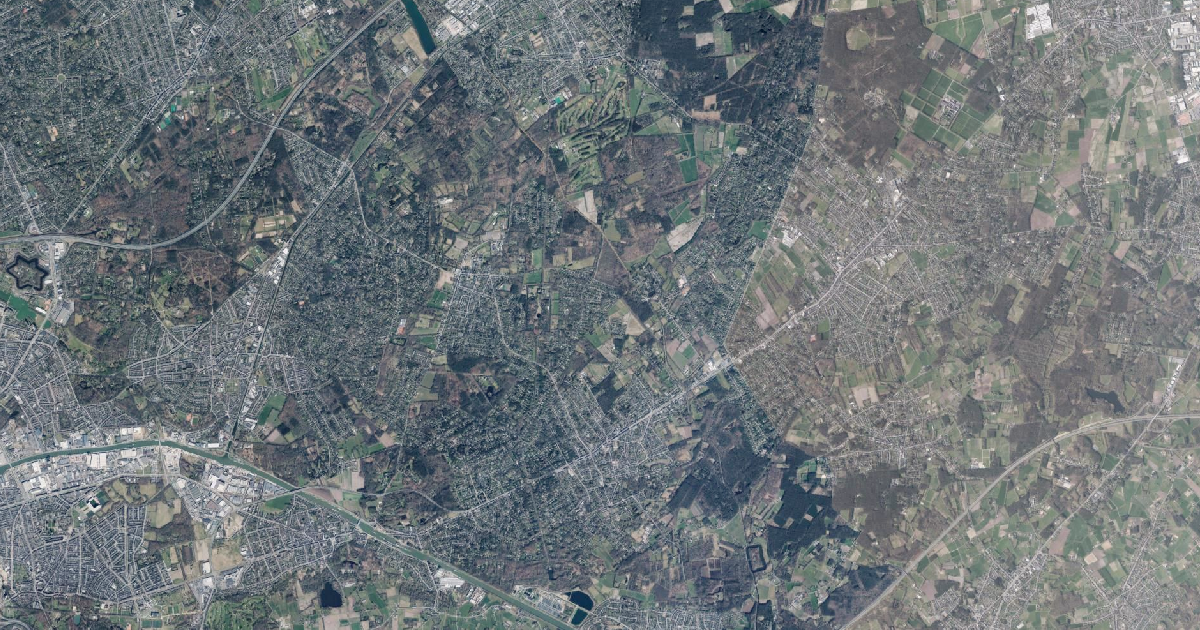 Luchtfoto van Schilde met de gemeentegrens