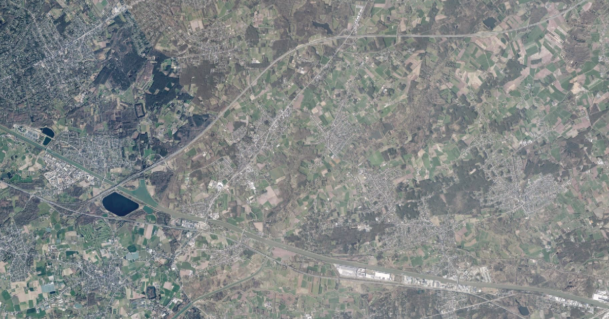 Luchtfoto van Zandhoven met de gemeentegrens