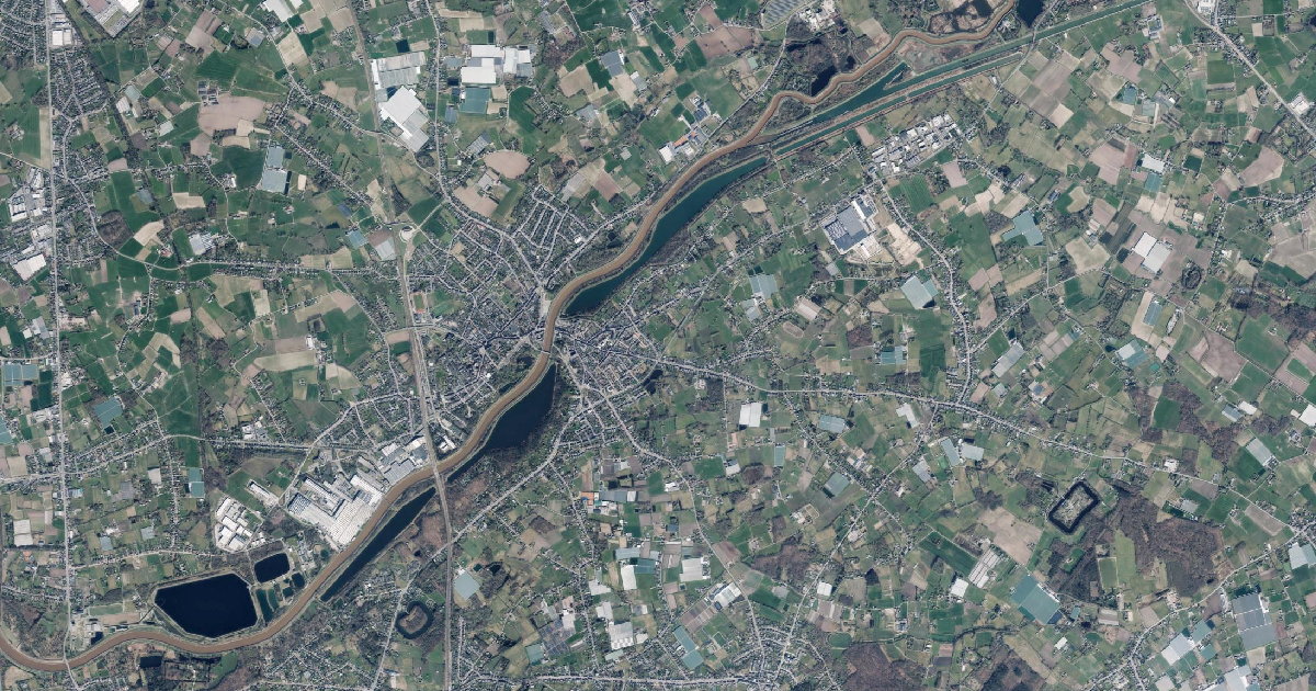 Luchtfoto van Duffel met de gemeentegrens