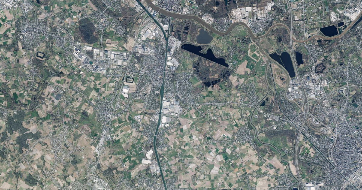 Luchtfoto van Willebroek met de gemeentegrens