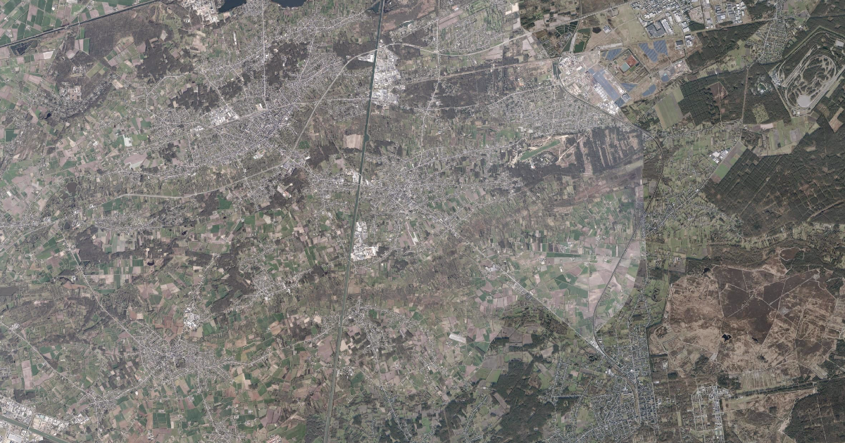 Luchtfoto van Balen met de gemeentegrens