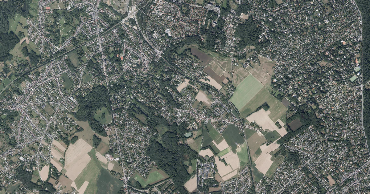 Luchtfoto van Linkebeek met de gemeentegrens
