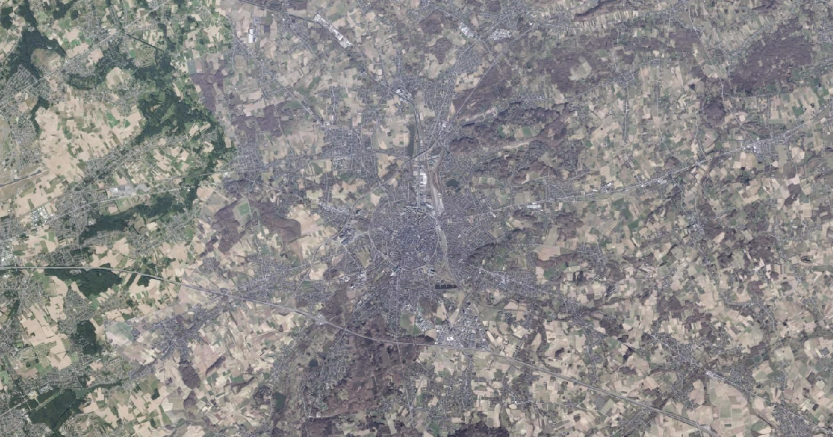 Luchtfoto van Leuven met de gemeentegrens