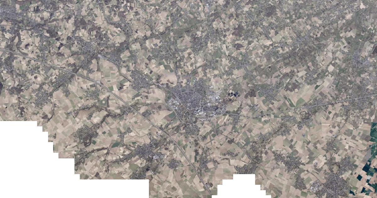 Luchtfoto van Tienen met de gemeentegrens
