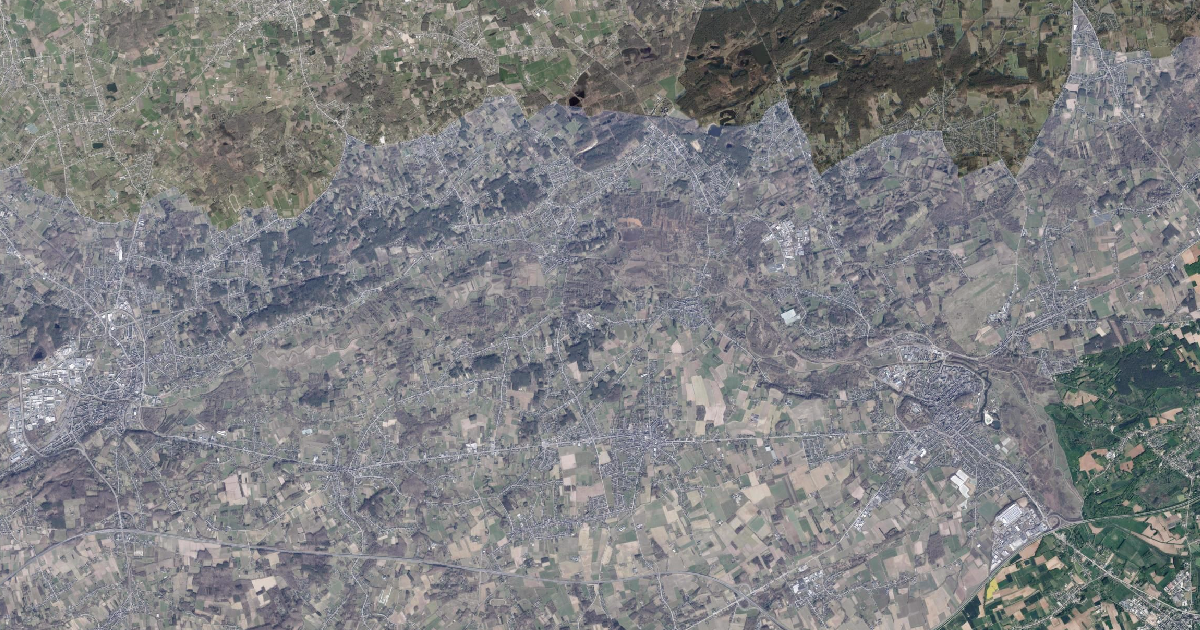 Luchtfoto van Scherpenheuvel-Zichem met de gemeentegrens
