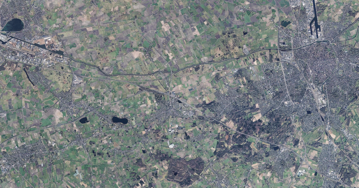 Luchtfoto van Jabbeke met de gemeentegrens