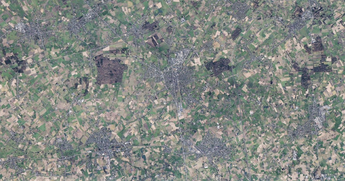 Luchtfoto van Torhout met de gemeentegrens