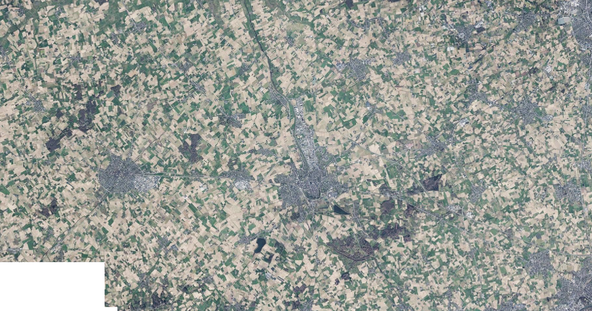 Luchtfoto van Ieper met de gemeentegrens
