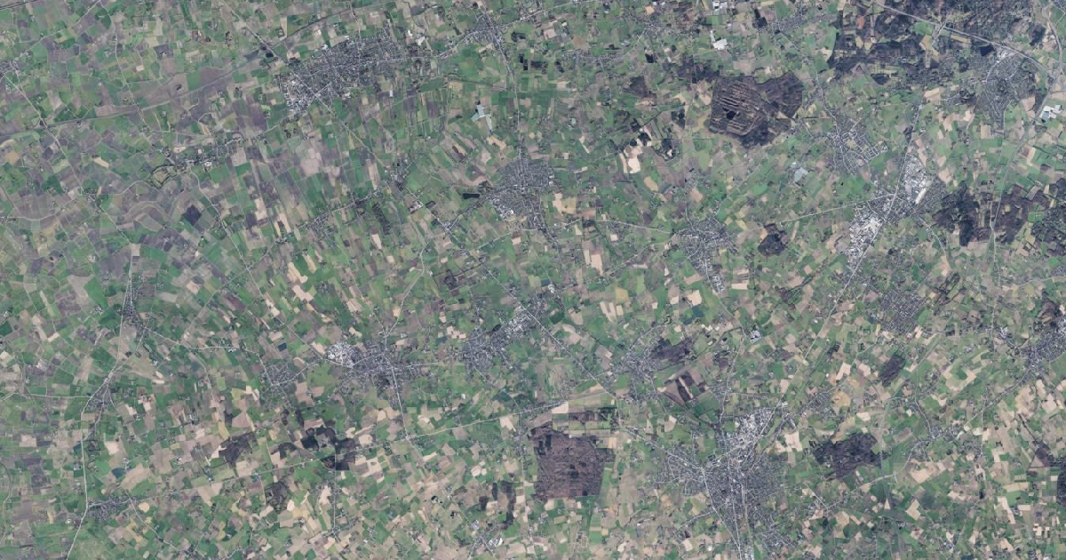 Luchtfoto van Ichtegem met de gemeentegrens