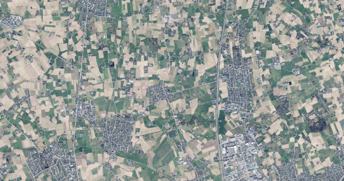 Luchtfoto van Ledegem met de gemeentegrens