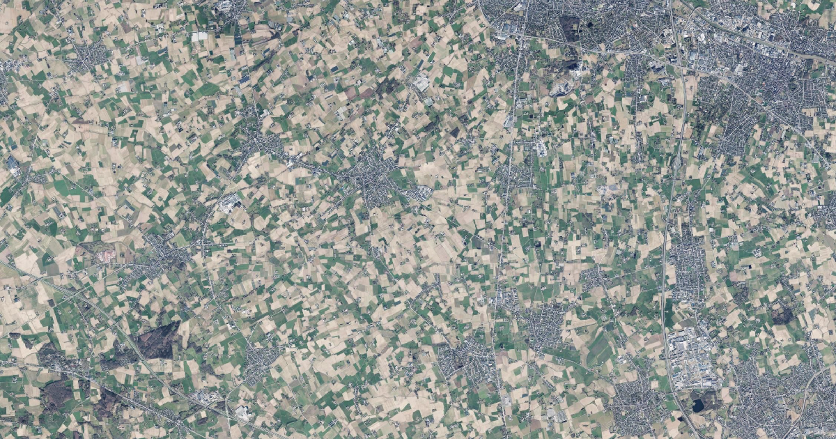 Luchtfoto van Moorslede met de gemeentegrens