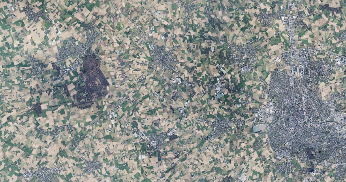 Luchtfoto van Staden met de gemeentegrens