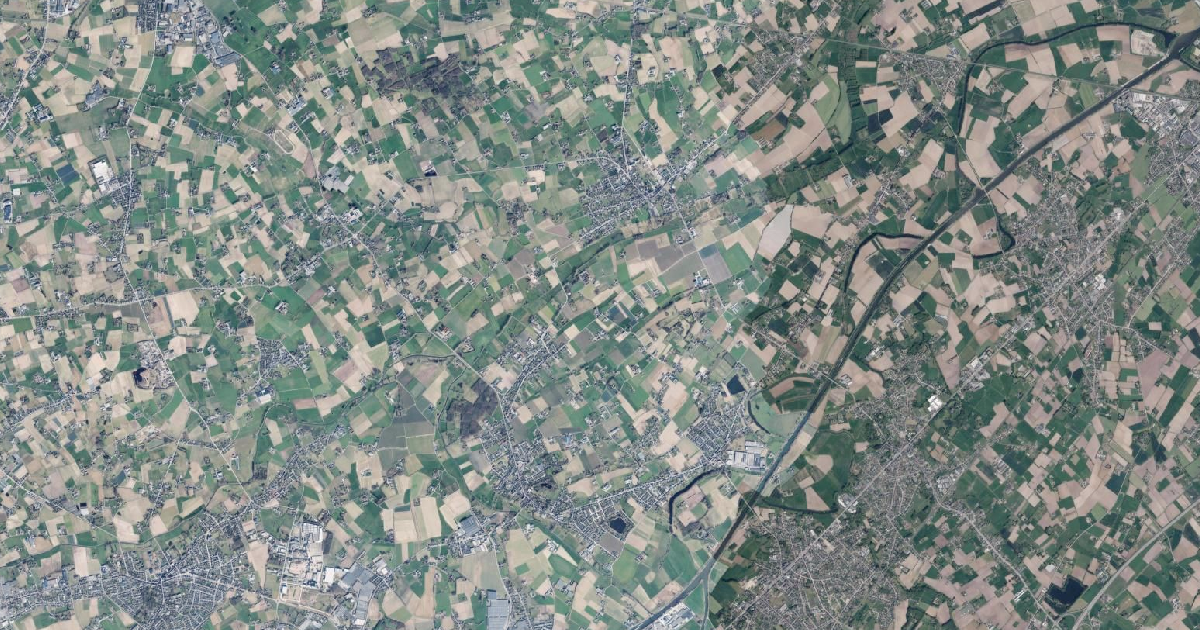 Luchtfoto van Dentergem met de gemeentegrens