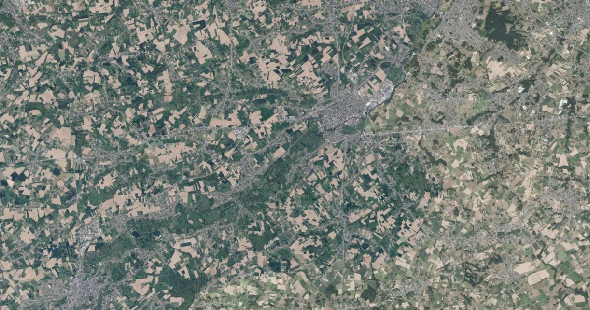 Luchtfoto van Ninove met de gemeentegrens