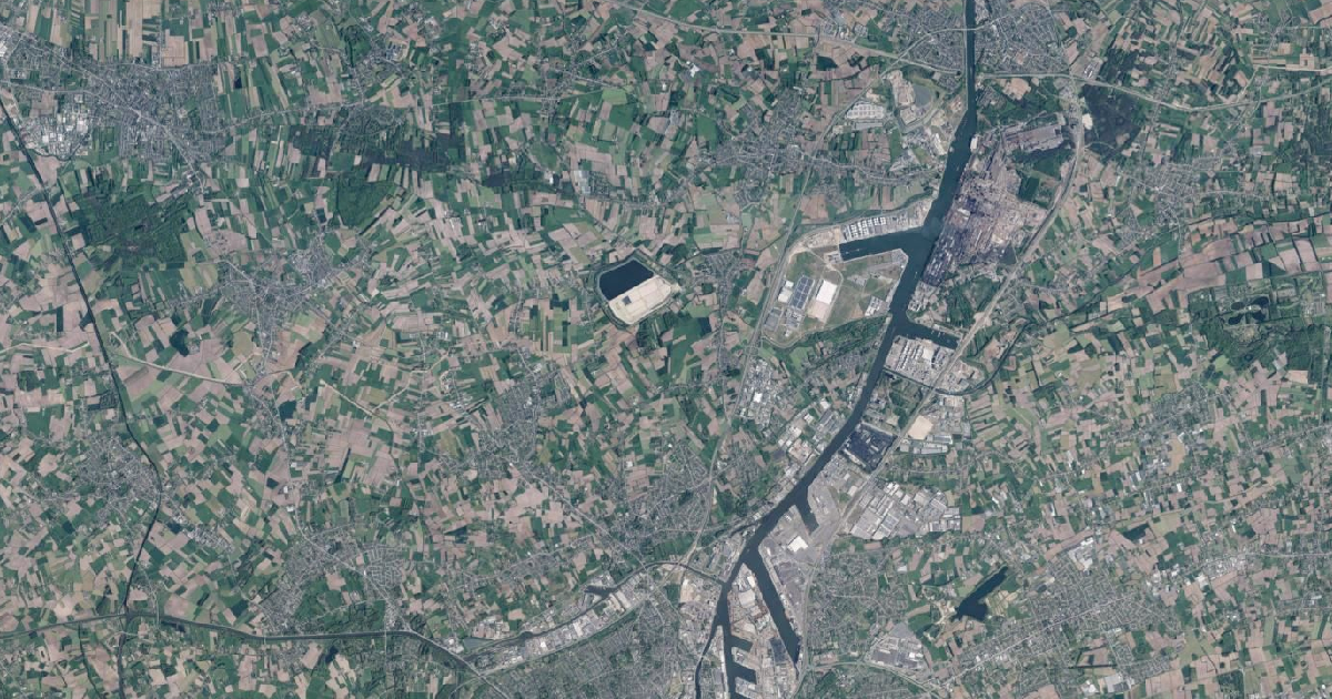 Luchtfoto van Evergem met de gemeentegrens
