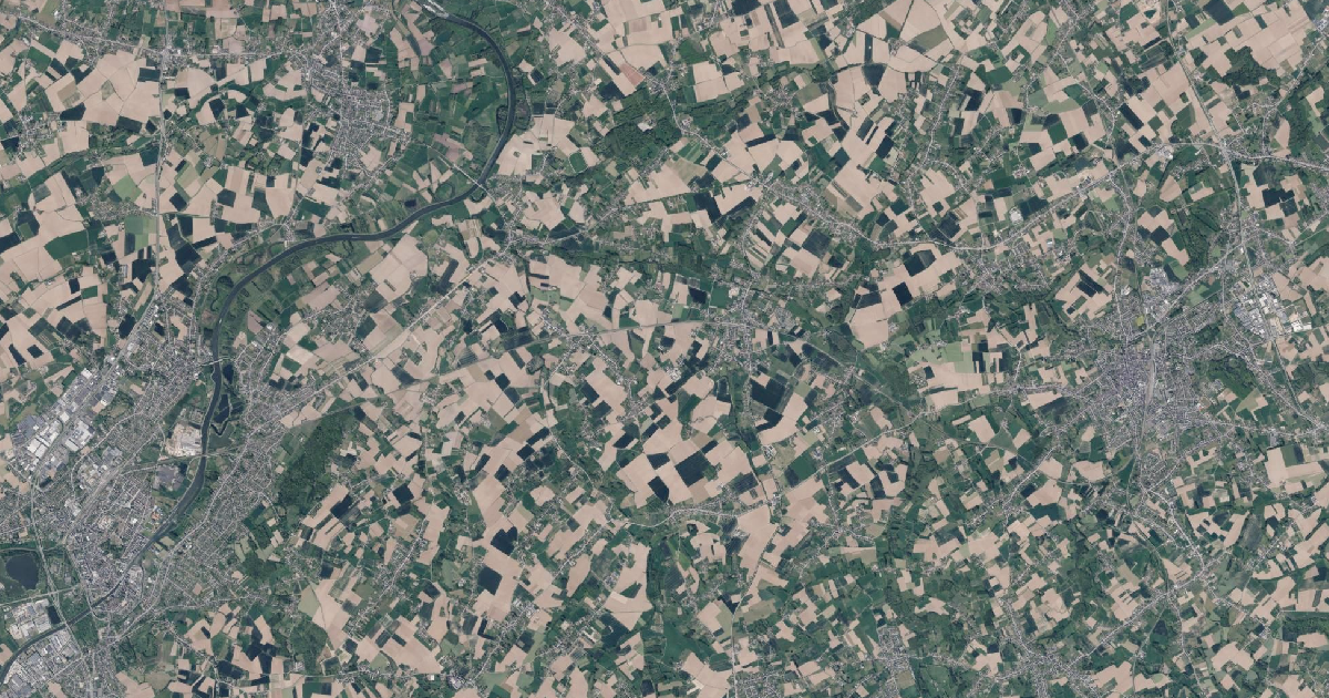 Luchtfoto van Zwalm met de gemeentegrens