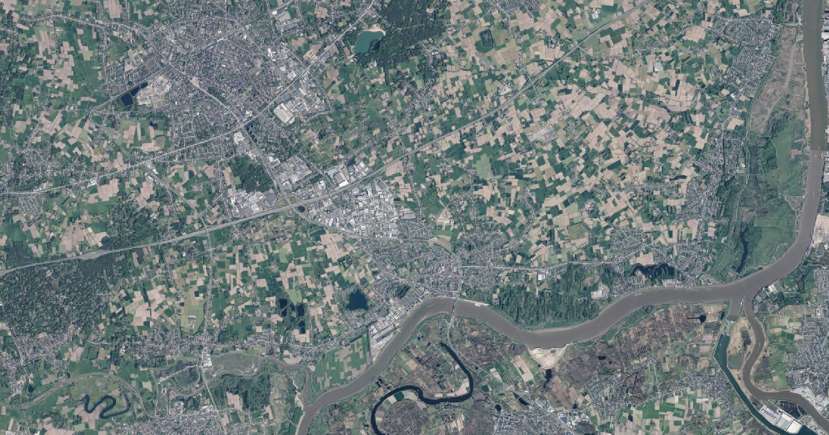 Luchtfoto van Temse met de gemeentegrens