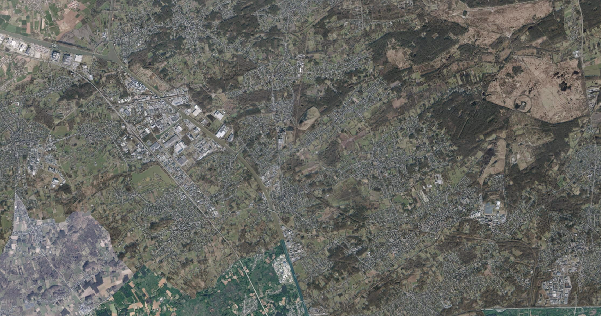 Luchtfoto van Beringen met de gemeentegrens