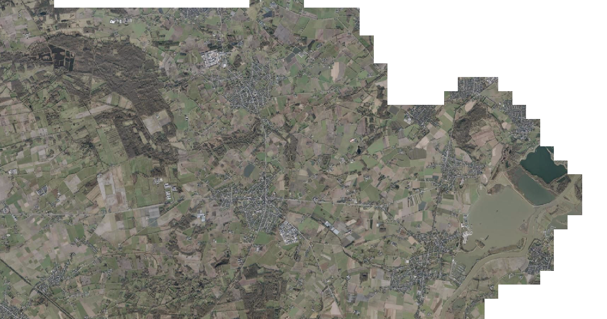 Luchtfoto van Kinrooi met de gemeentegrens