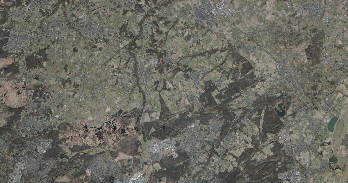 Luchtfoto van Oudsbergen met de gemeentegrens